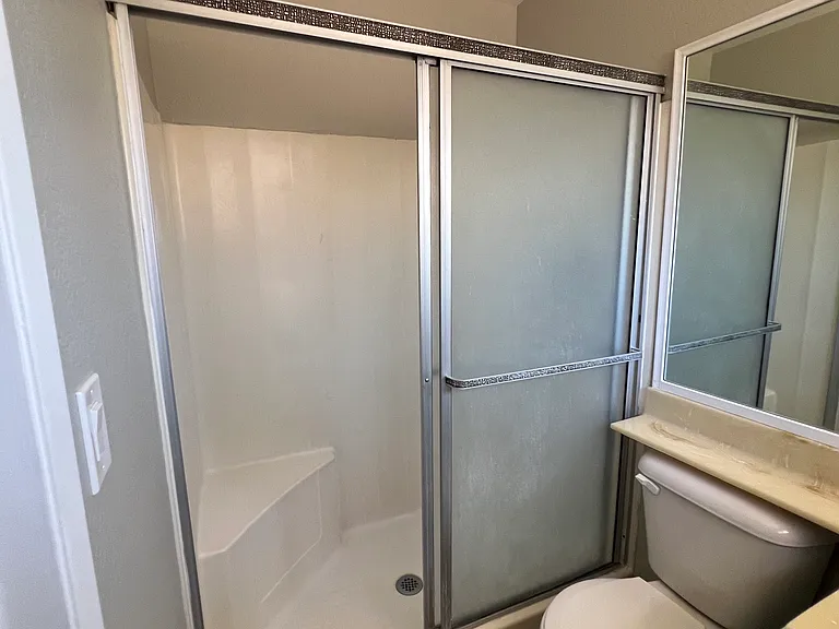 9208 Langdon Ave — Photo 32