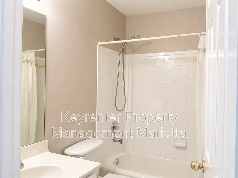 2220 Rosemoore Walk — Photo 17