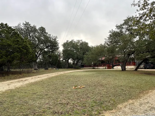 1168 Red Bluff Ranch Rd, Pipe Creek, TX 78063