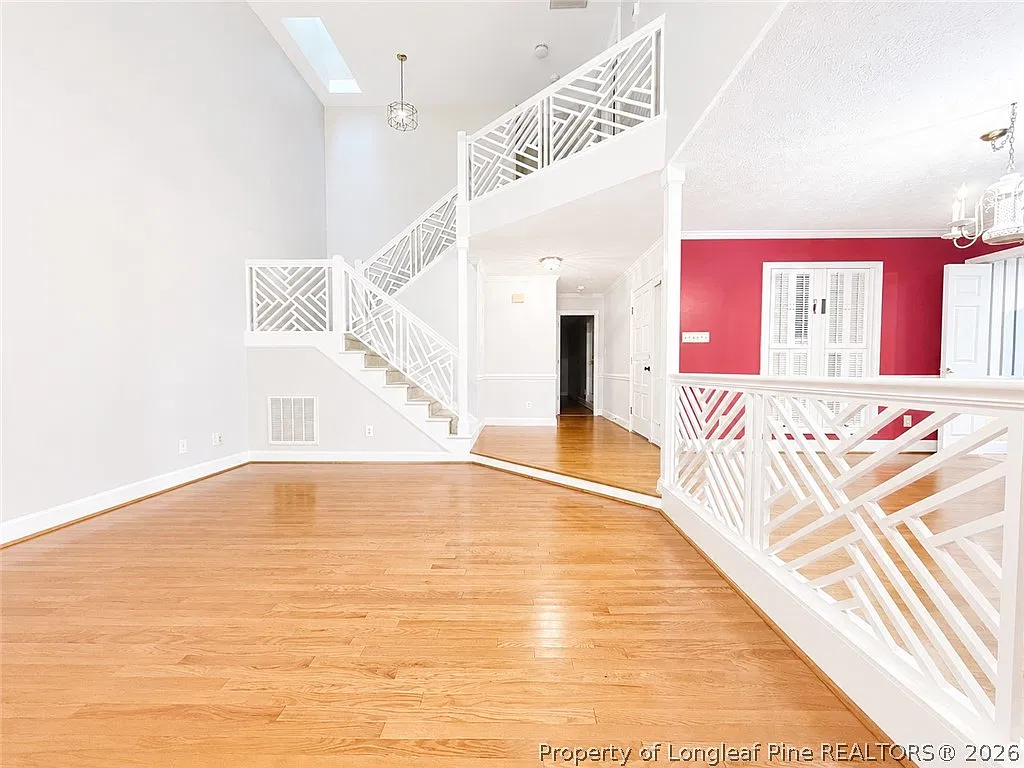 3 bed, 2.5 bath, 2019 sqft, $1,900 — Photo 4