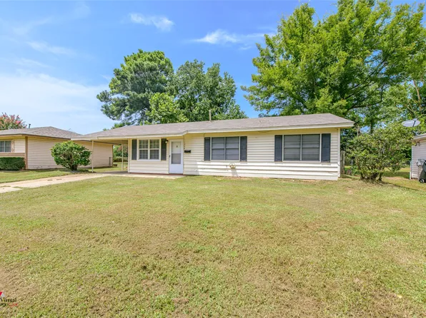 1305 Gladiolus St, Bossier City, LA 71112
