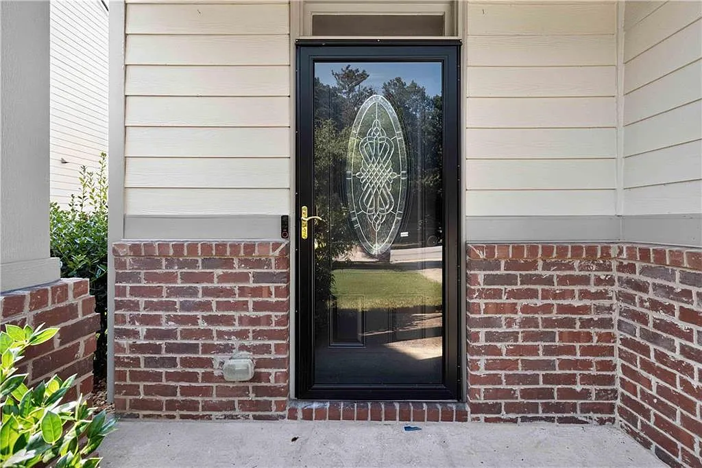 5 bed, 3.0 bath, 2540 sqft, $3,000 — Photo 3