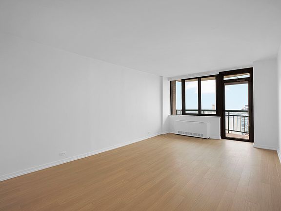 3rd image of 124 W 60th St APT 37K