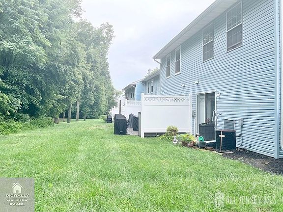 4th image of 82 Cliffwood Ave #17