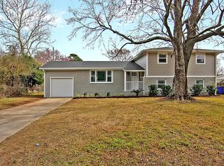 1074 Honeysuckle Ln, Charleston, SC 29412