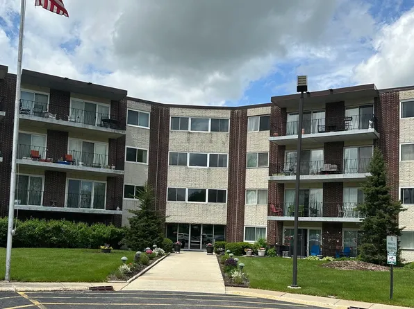 5540 Walnut Ave APT 33A, Downers Grove, IL 60515