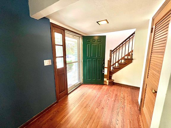 5th image of 4210 Villa Wood Cir