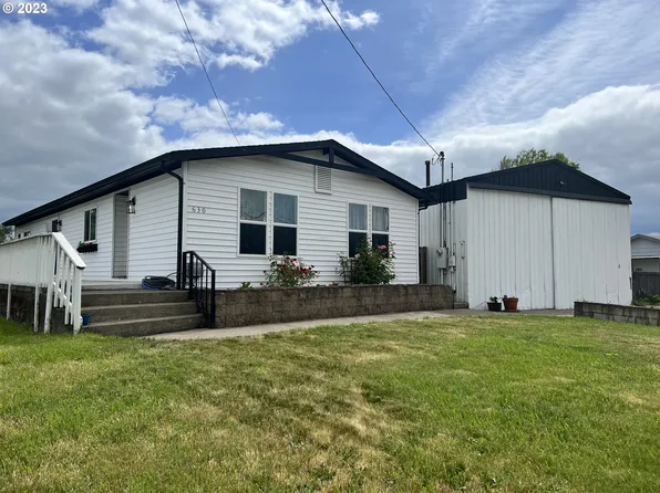 630 N 7th St, Harrisburg, OR 97446