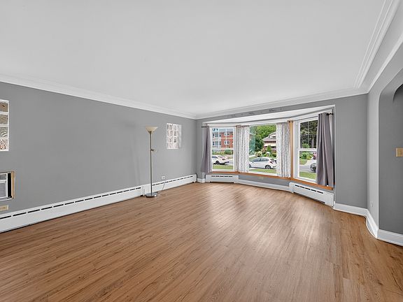 4th image of 2642 N Nordica Ave