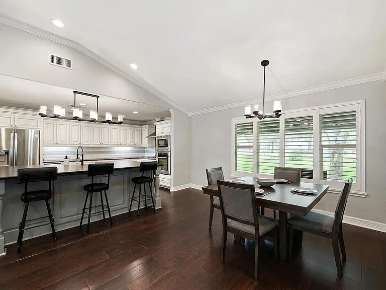 411 E Norris St — Photo 10