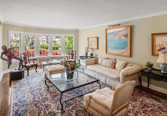 4th image of 20 Cranford St