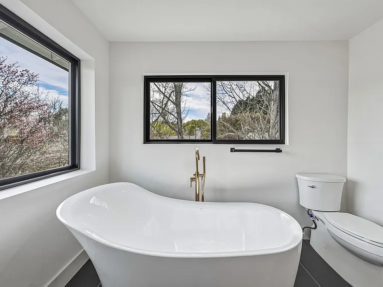 295 Foothill Blvd — Photo 42