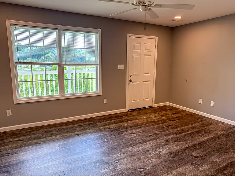 1430 S Main St #5 — Photo 10