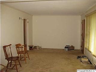 5th image of 7608 Saxon Dr SW