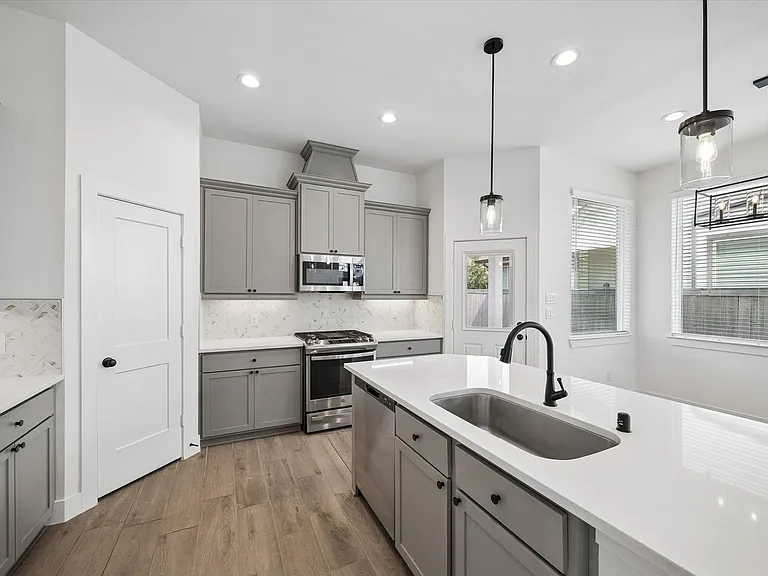 12946 Rio Mariano Ln — Photo 2
