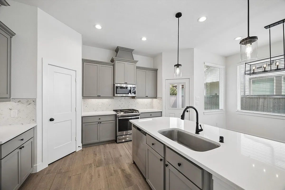 Building Photo - 12946 Rio Mariano Ln
