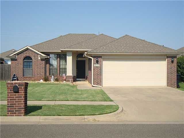 Home for Sale in Edmond, Oklahoma $136,900