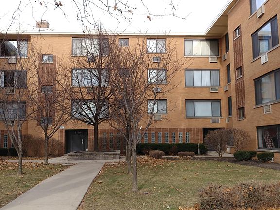 3rd image of 2700 W Lunt Ave APT 202