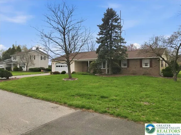 3875 Wellington Dr, Bethlehem, PA 18020