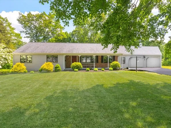 9 Craig Ln, Hingham, MA 02043