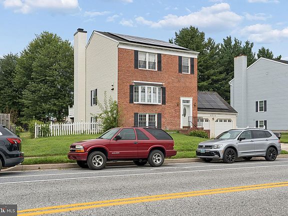 4th image of 9310 Seven Courts Dr
