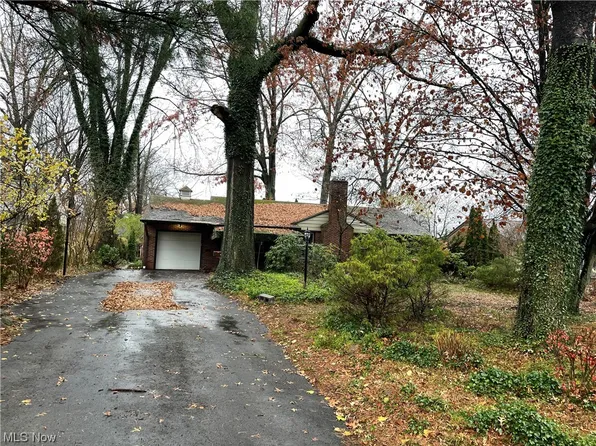 4018 Dover Rd, Youngstown, OH 44511