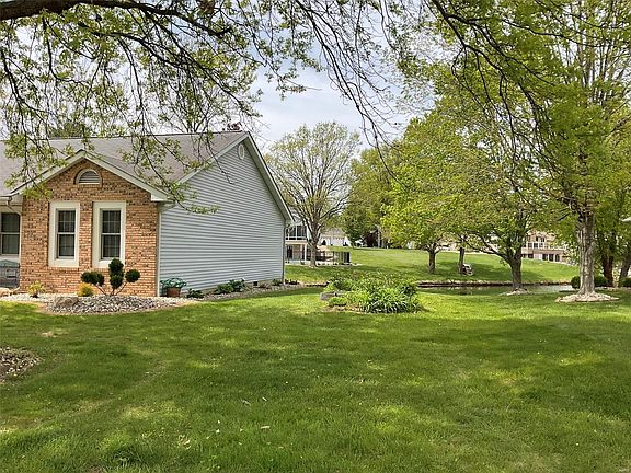 3rd image of 285 Sunflower Dr