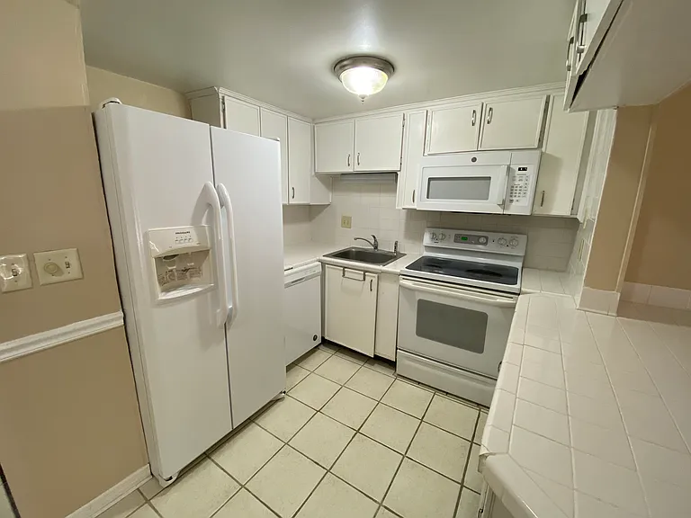 8602 Huron Ct #50 — Photo 11