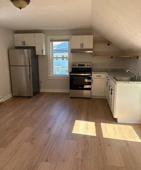 77 Mill St — Photo 3