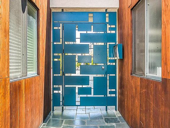 3rd image of 936 N San Vicente Blvd #6A