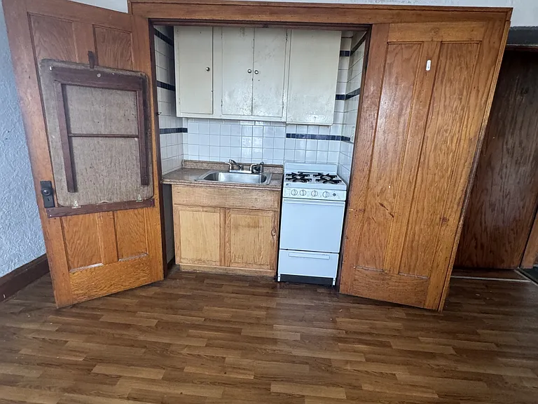 1242 W Highland Ave — Photo 27