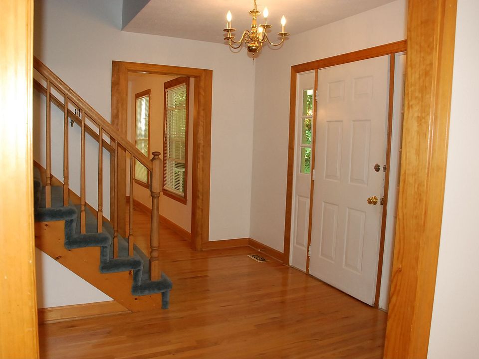 1st image of 221 Cherwell Ct