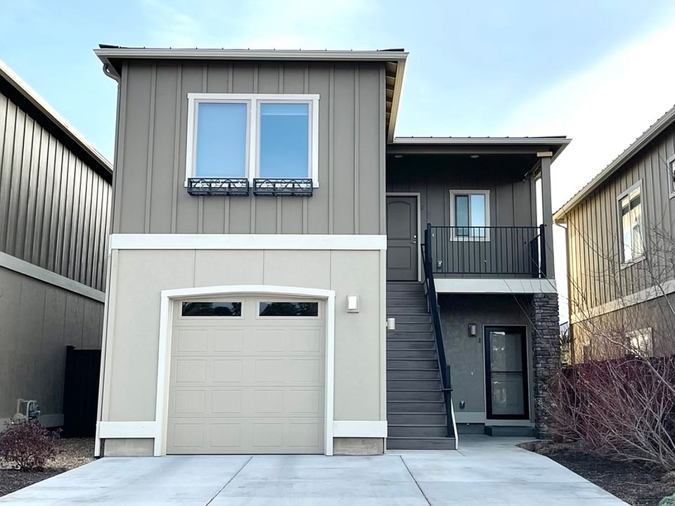 1st image of 63172 NW Via Cambria