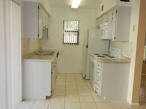 4th image of 12232 Fox Hound Ln