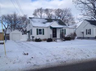 1803 Nebobish Ave, Essexville, MI