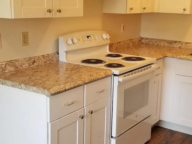 110 S Avenue M — Photo 17