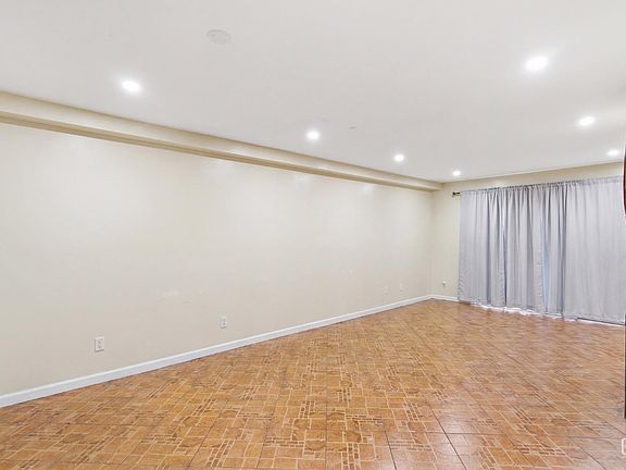 4th image of 9051 Cedros Ave APT 8