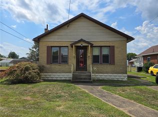 702 37th St, Vienna, WV 26105