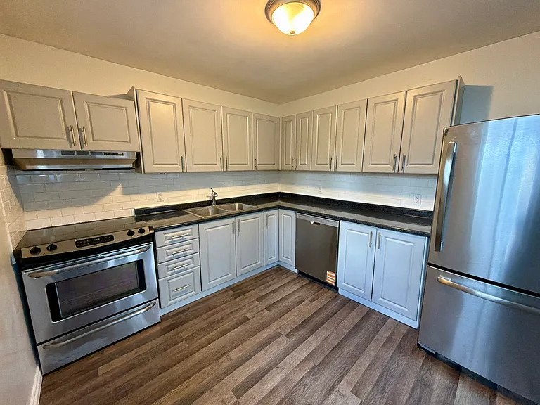 338 Saint Vincent St #LOWER — Photo 4