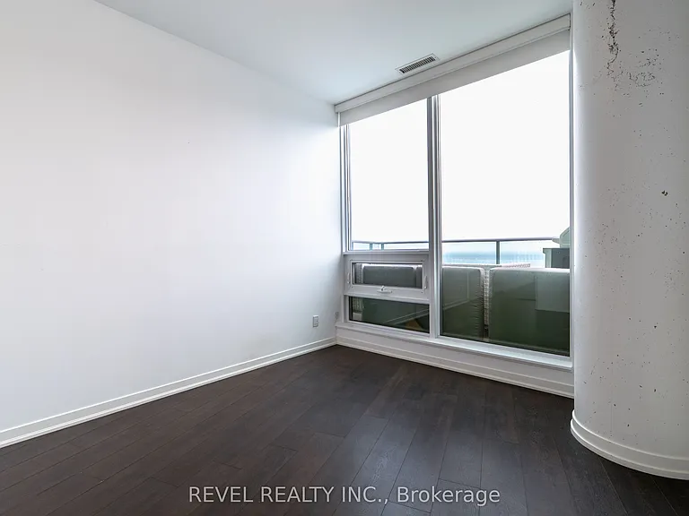 150 E Liberty St #Penthouse 3 — Photo 23