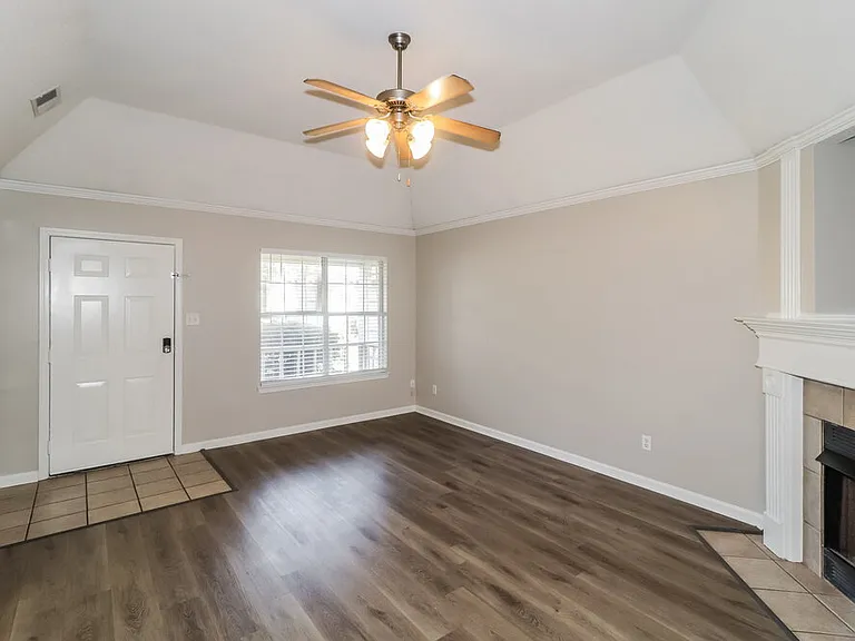 1067 Cross Meadow Rd — Photo 5