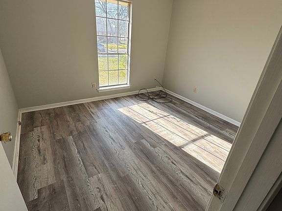 4th image of 5413 W Shades Valley Dr