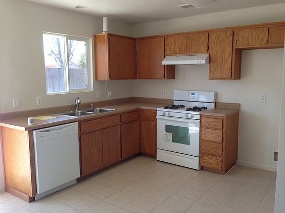 5th image of 2404 N Turner Ct