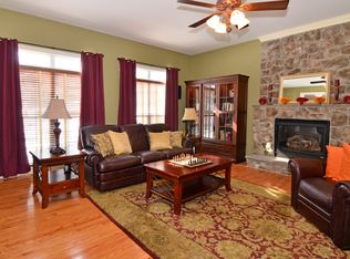 22583 Forest Run Dr, Ashburn, VA