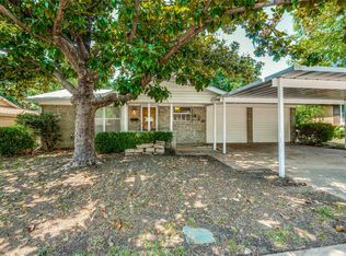 426 Darlene Ln, Arlington, TX 76010