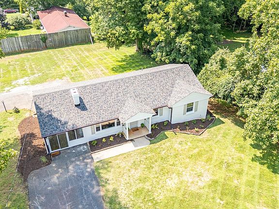 4th image of 1426 Rainbow Forest Dr