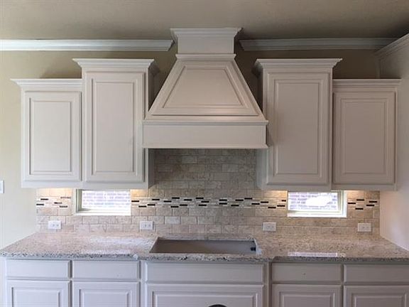 5th image of 9915 Corinth Ln