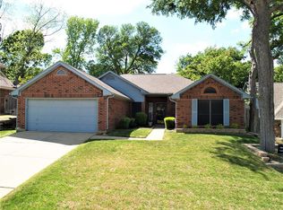 4504 Copperfield Dr, Grapevine, TX 76051