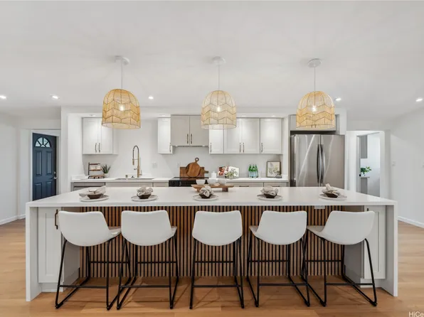 2228 Apoepoe St, Pearl City, HI 96782