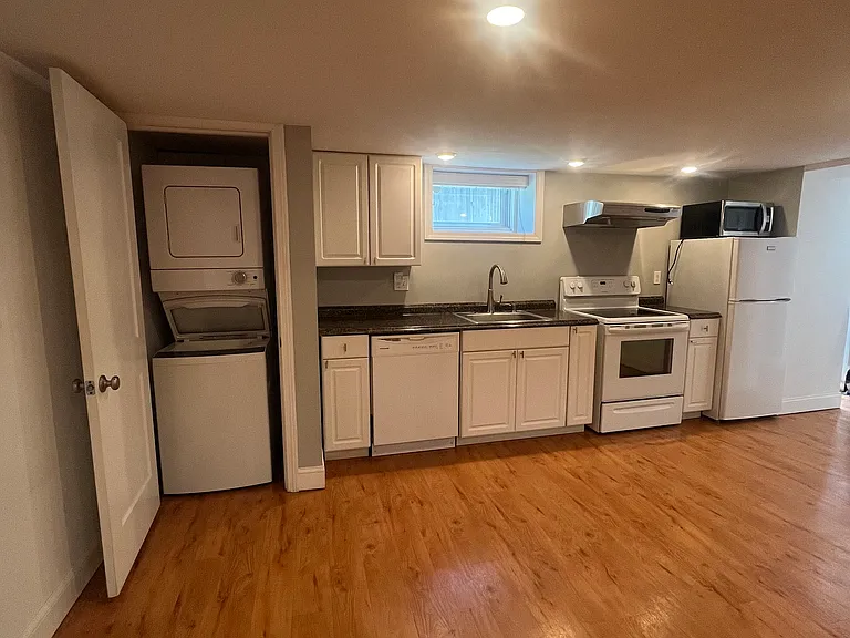 18A Silver Lake Ave #A — Photo 4